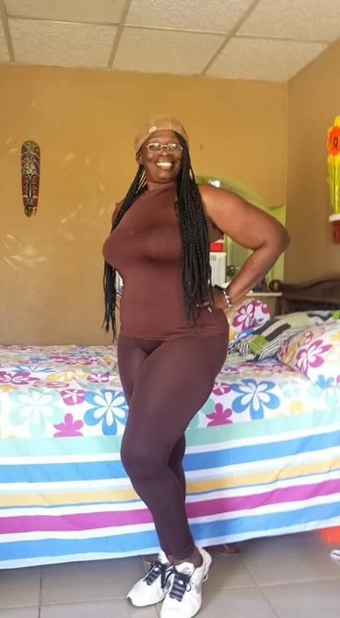 SEXY NALGONA MILF image 9