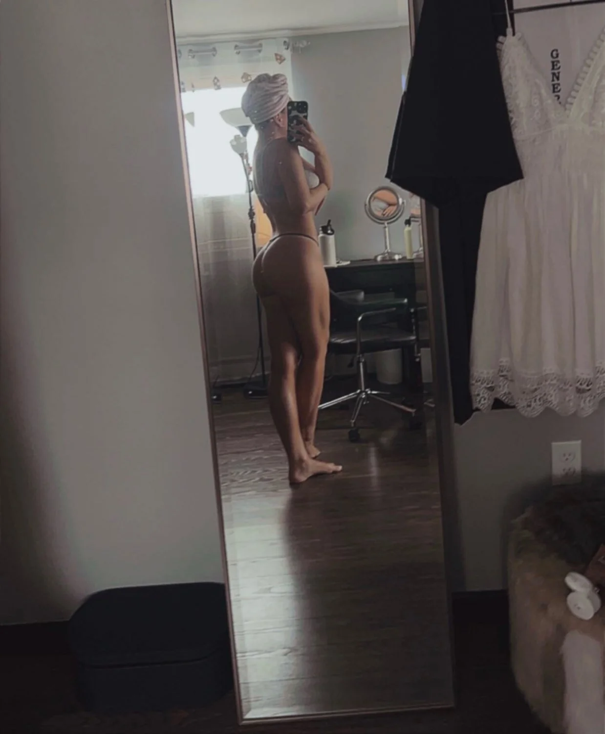 Whore image 8