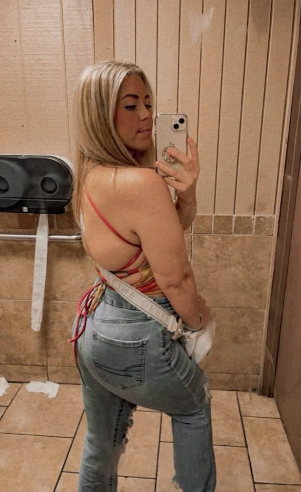 Izzy 19 from Alabama turned into a webslut. Her kik is izzy20061 Whose slut is next? image 6