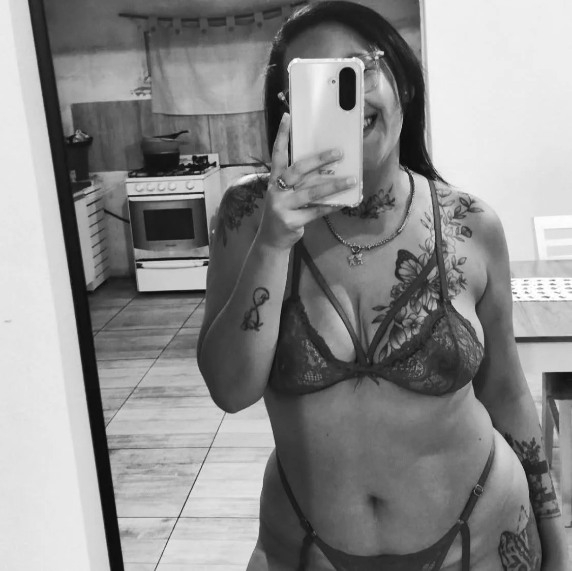 milf4nt0 image 4
