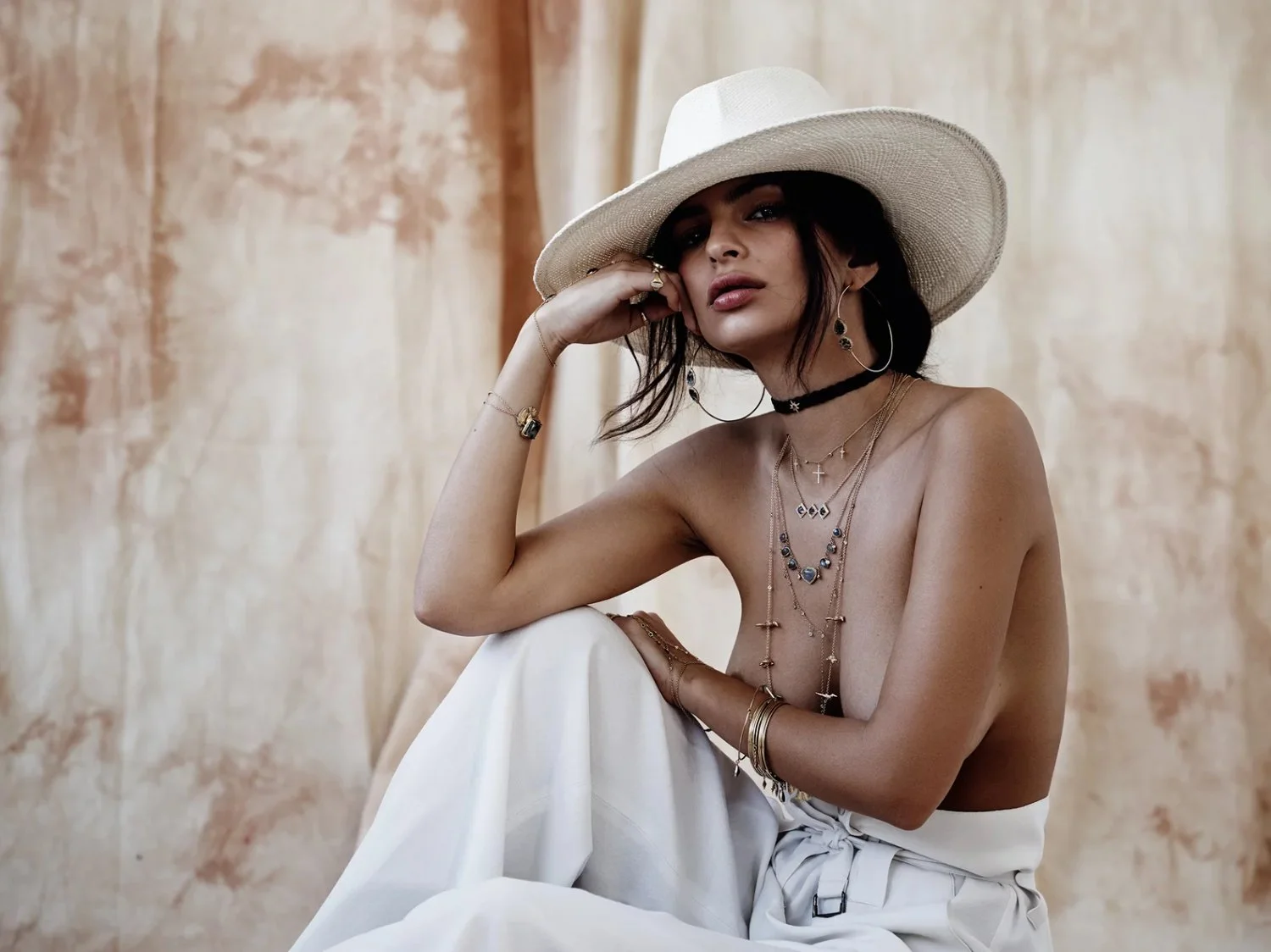 Imagine CEI by Emily Ratajkowski image 10