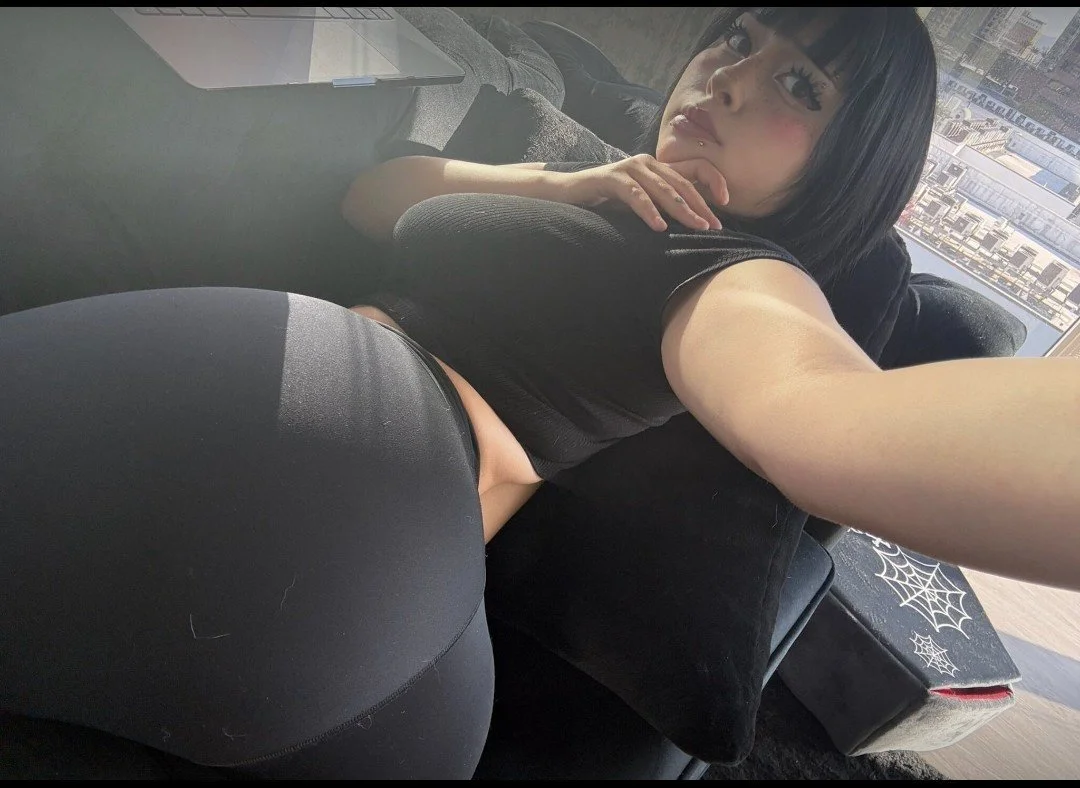 E girl image 2