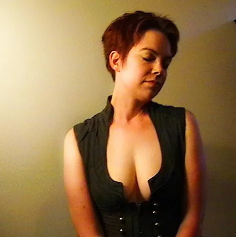 Whore Shannon image 3