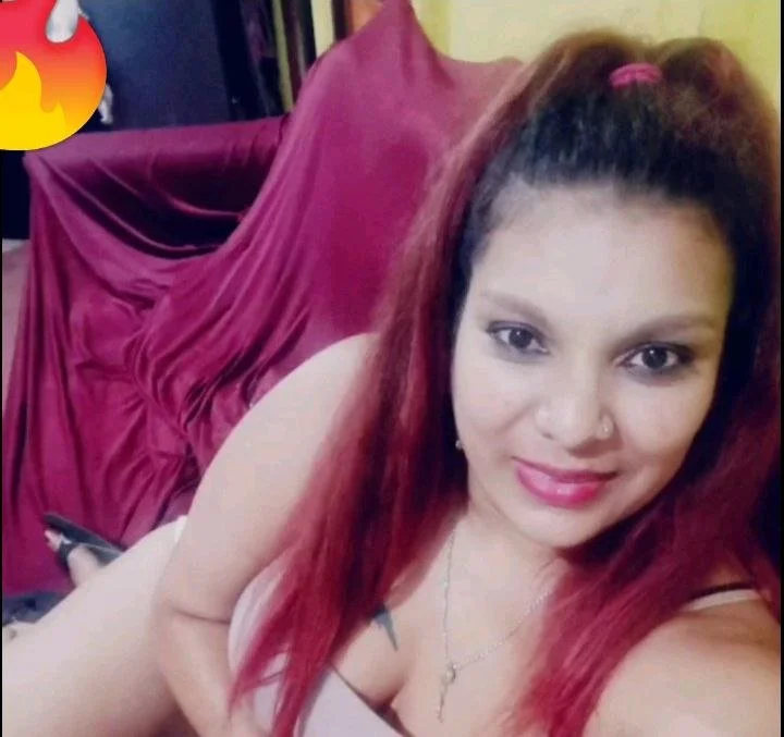 Amanda selfie image 2