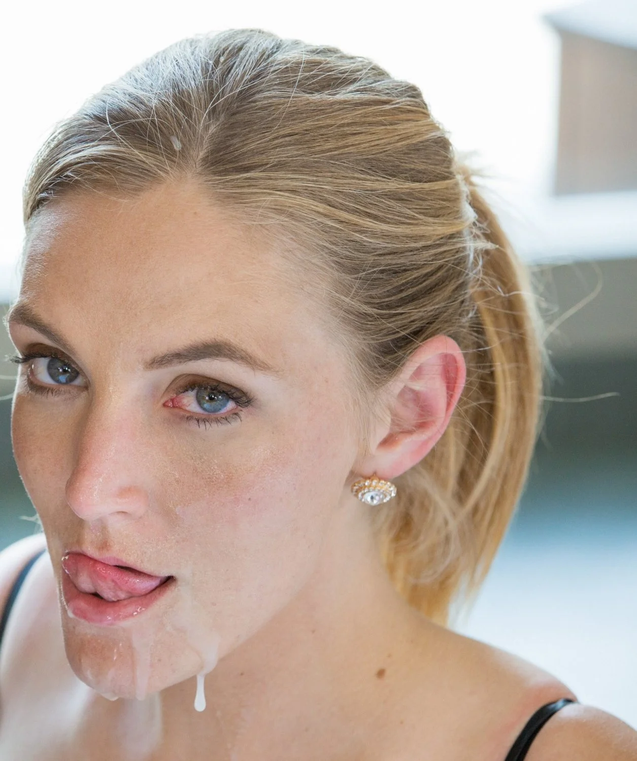 CUM KISS ME main image