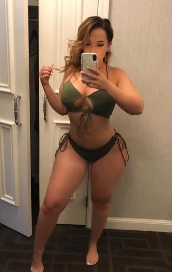 Big booty nurse Lys image 2