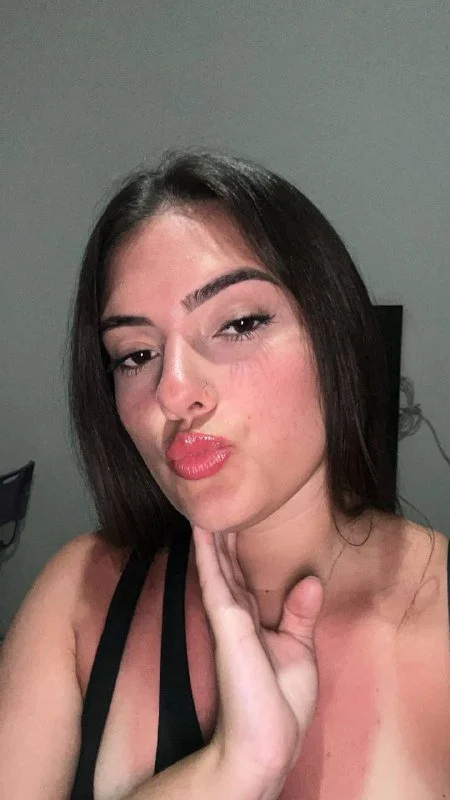 novinha putinha gostosa mandou nudes e foi vazada!! main image