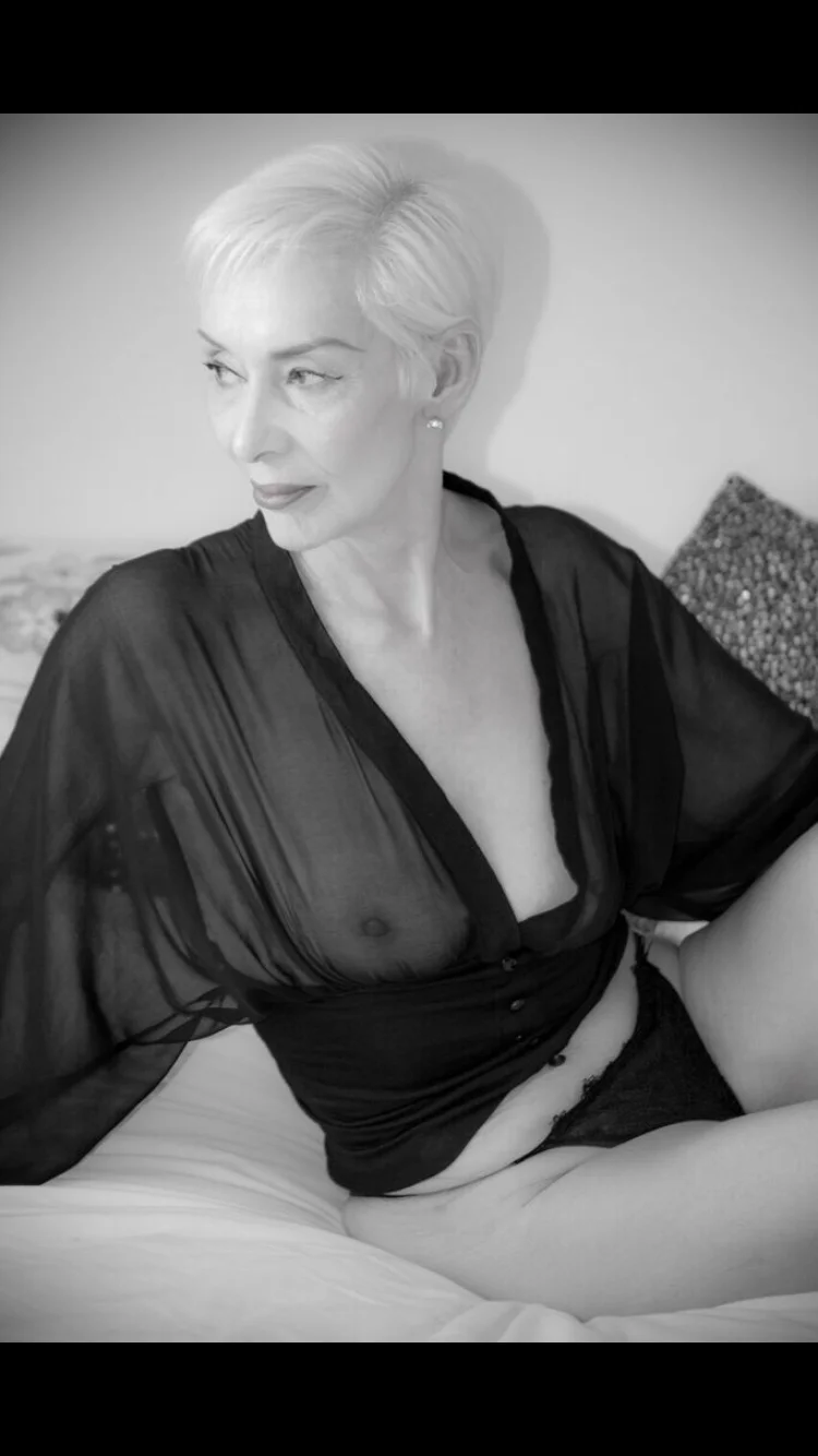 Amature british model -MARTHA. 61yo image 4