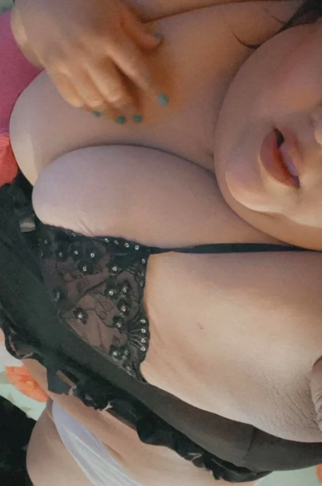 Huge Mexican mom image 6