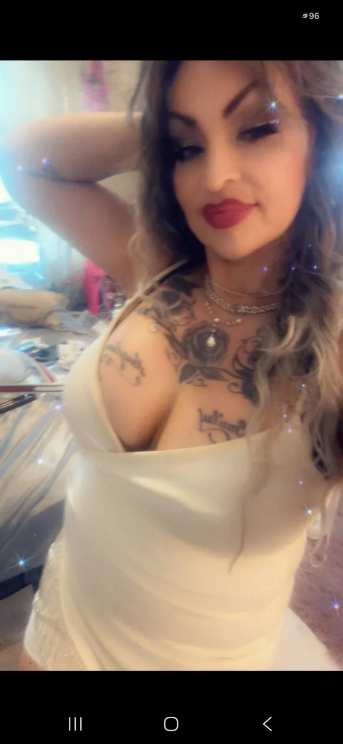 Fresno 559 whos has pics of her? main image