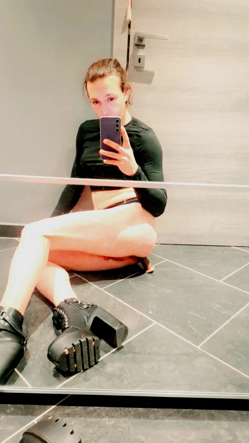 Ashlyi sissy slut image 26