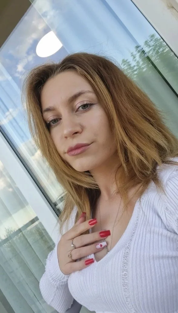 Busty Romanian slut Andrada image 9