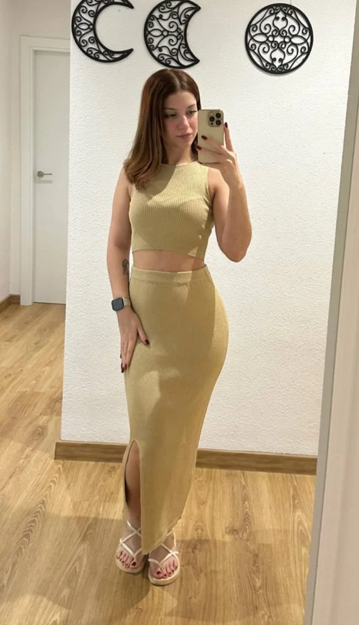 Miren esta putita masturbense y haganle tribut a la zorrita image 4