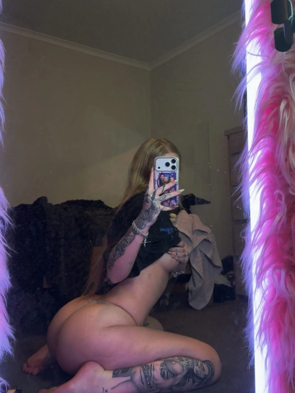 🍑📱 Booty Selfie image 12