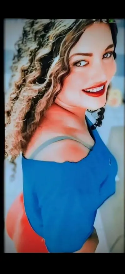 Alguém conhece essa travesti gostosa ? cover image