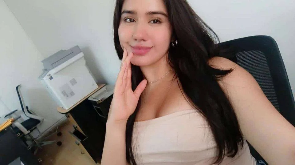 Rica zorrita con enorme culo apirte de su ex image 6