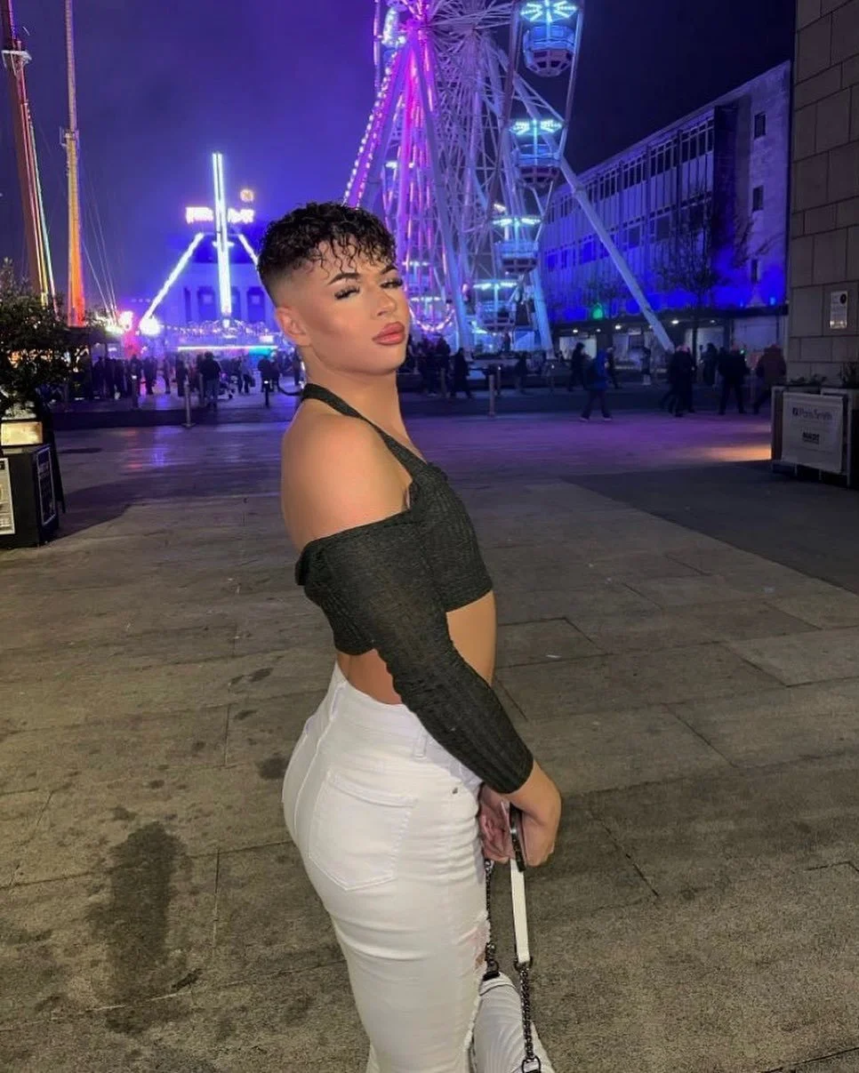 BRAD CHESTER FEMBOY image 15