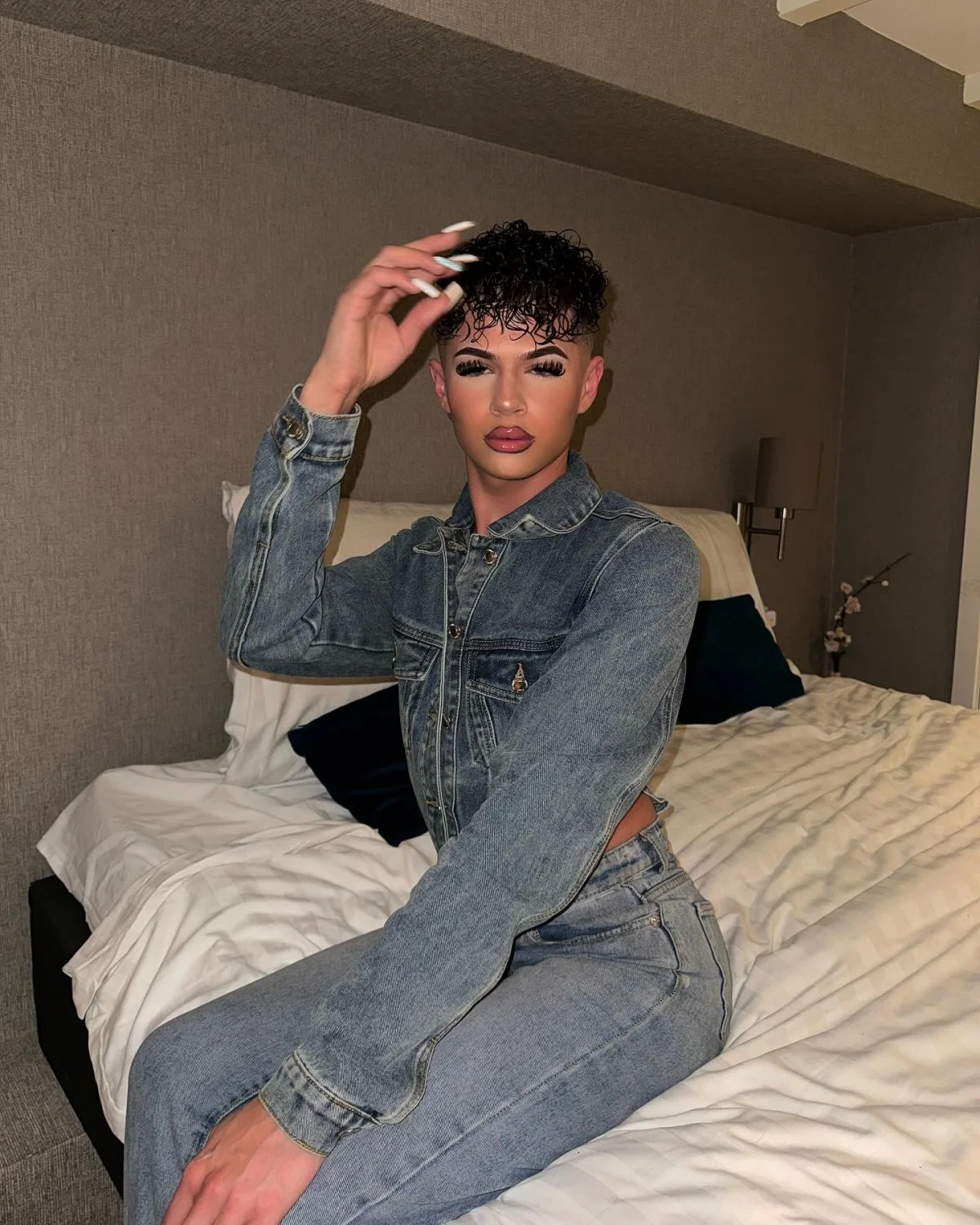 BRAD CHESTER FEMBOY image 17