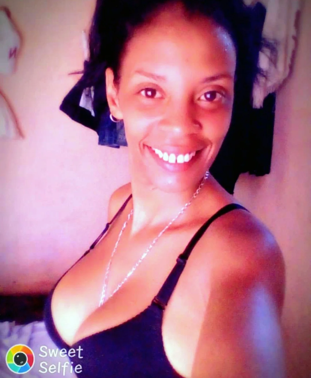 HOLA MIS AMORES BESITOS SU PUTA LA MAS CALIENTE DE LA HABANA KENY image 2