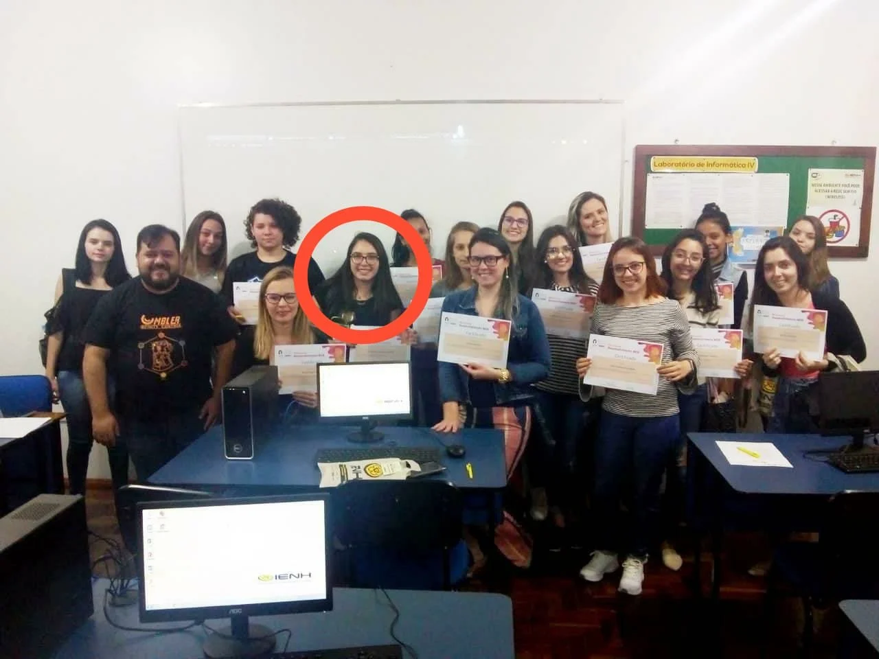 Professor cuspiu no pau pra comer a putinha da faculdade image 2