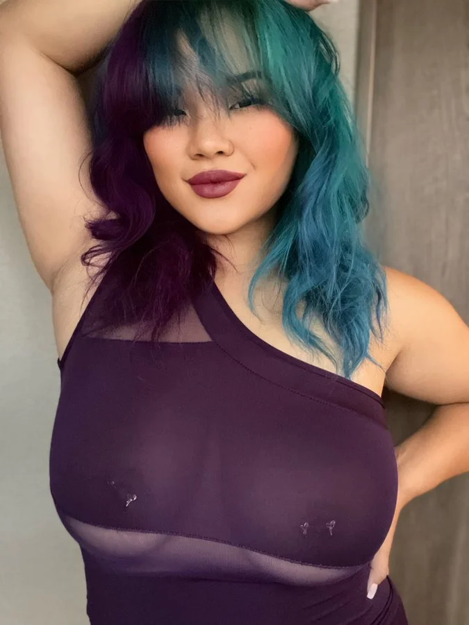 Asian MILF RileyRae image 22