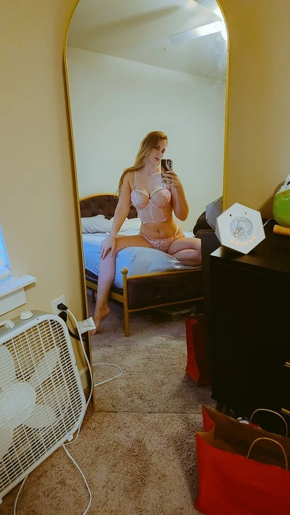 Hot Cougar with Big Tits main image