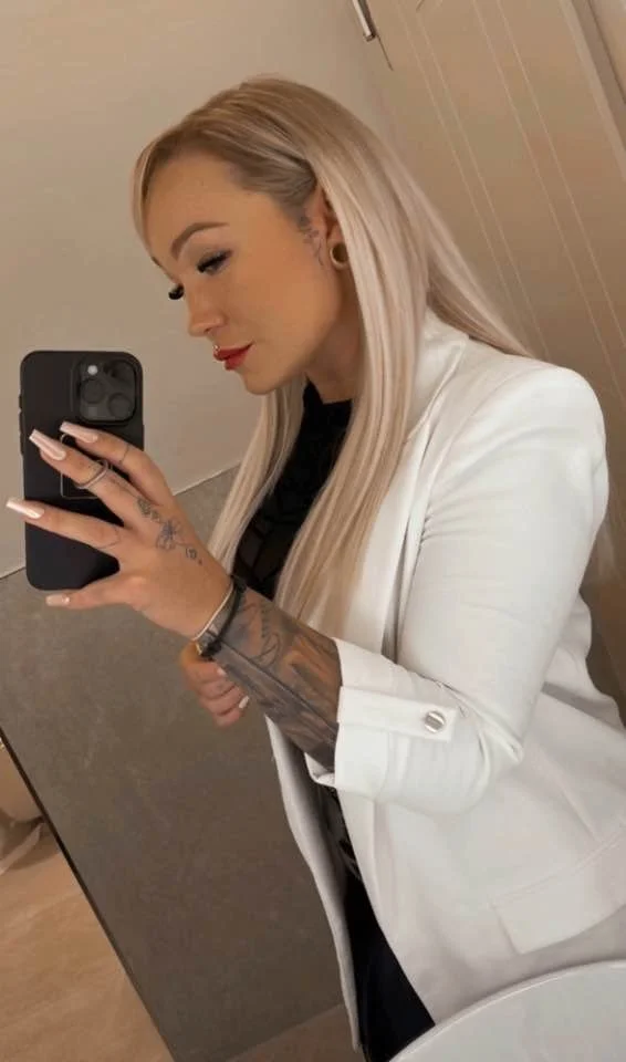 Sexy German KIK slut loves giving head image 9