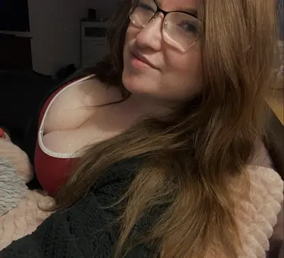 5 foot tall busty babe Hailey cover image