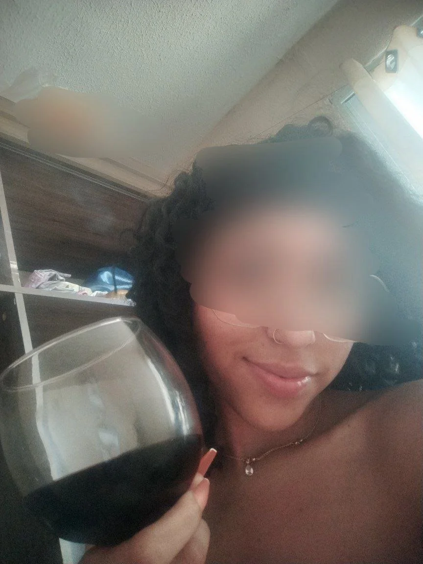 Tadala feminino , vinho pra ficar bem safada main image