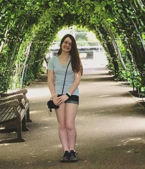 Rachel 18 image 4