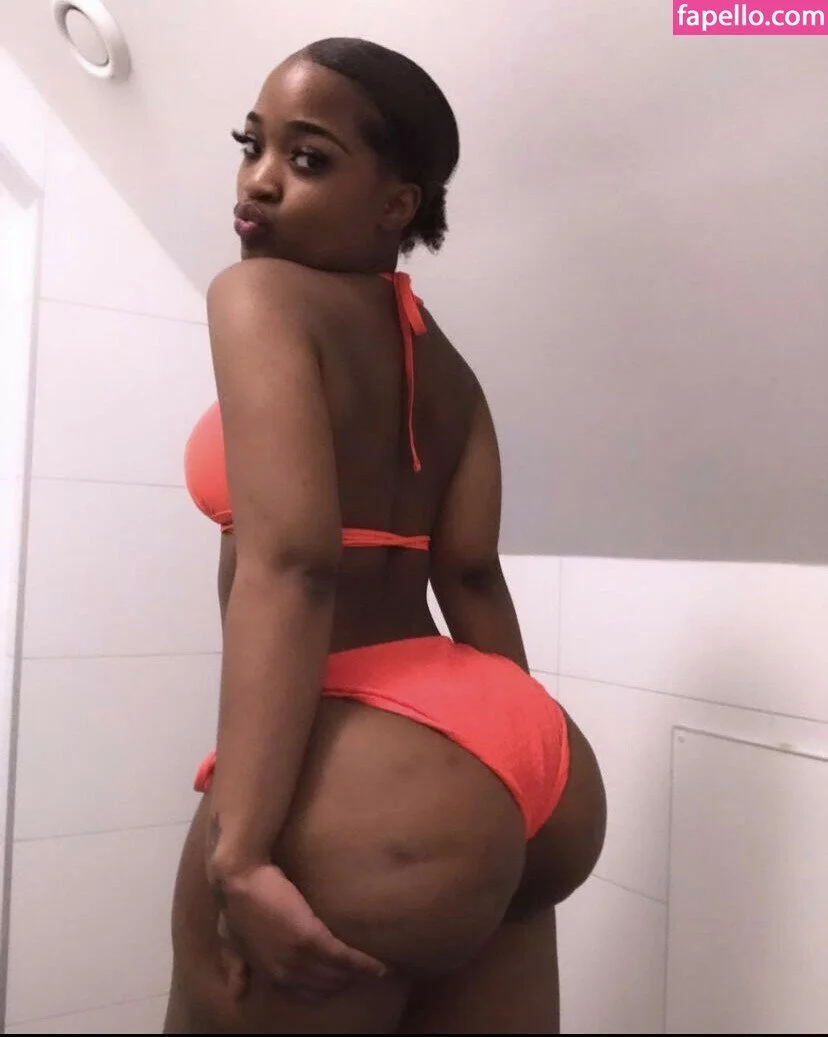 Mellababyxxx big Ass image 8