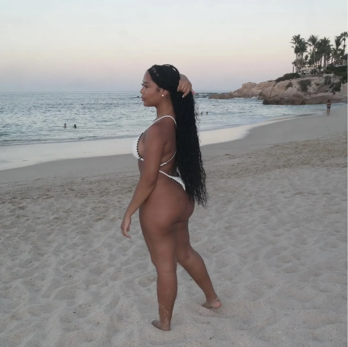 Instagram “THOT” BW main image