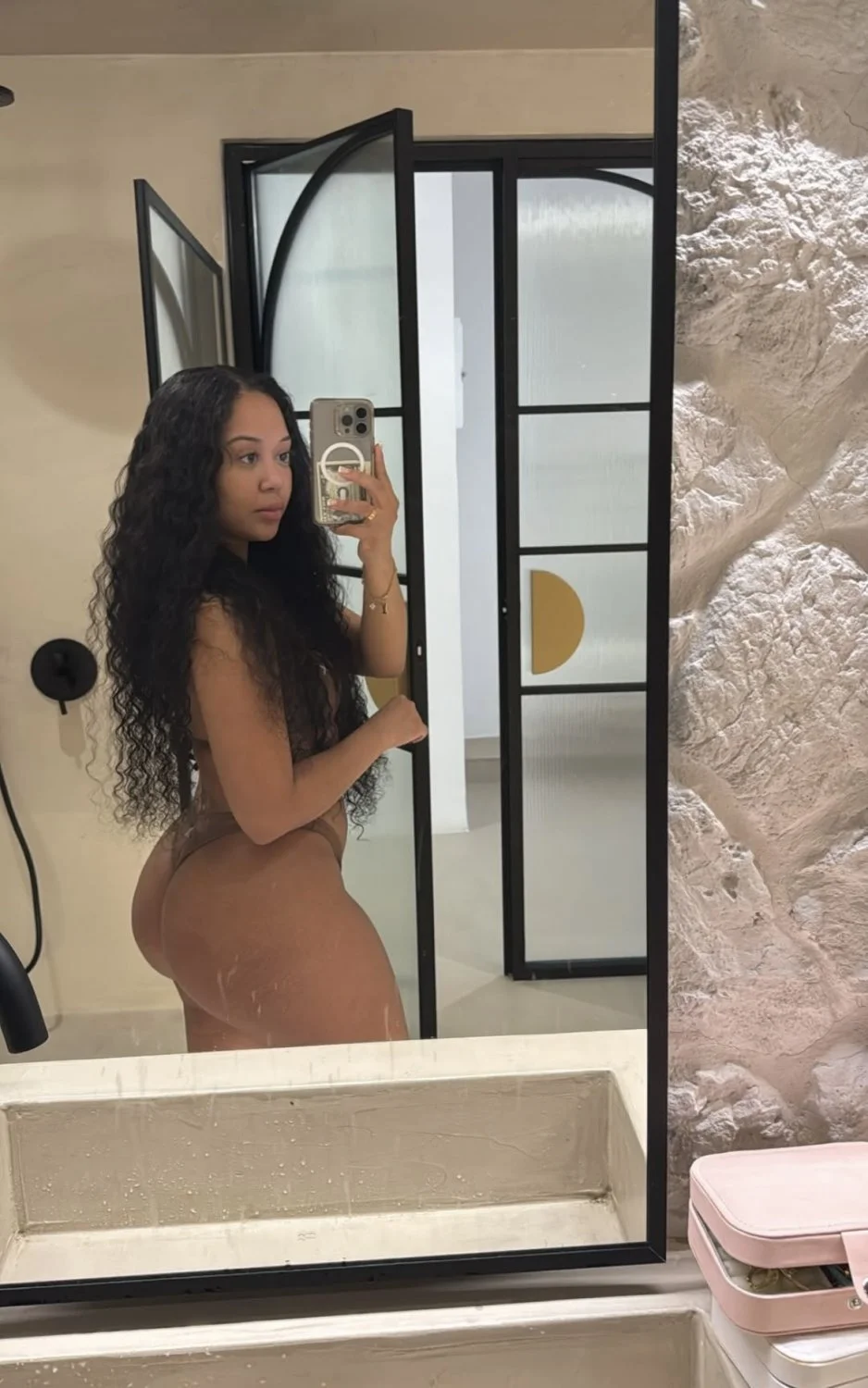 Instagram “THOT” BW image 10