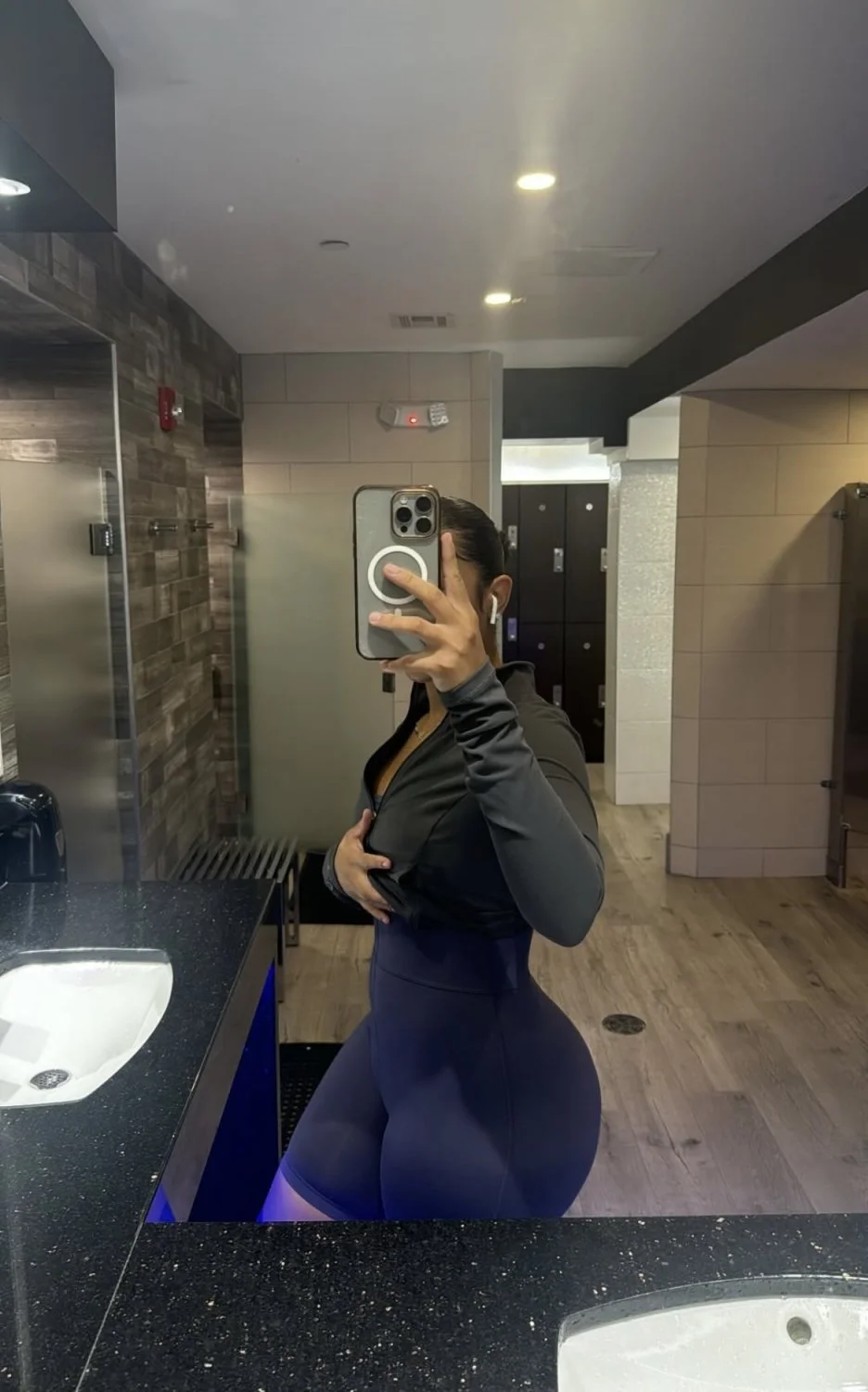 Instagram “THOT” BW image 22