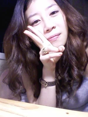 Korean exhibitionist Yoon-mi image 2