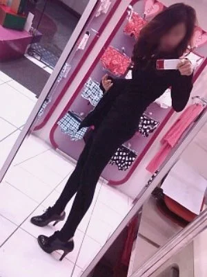 Korean exhibitionist Yoon-mi image 6