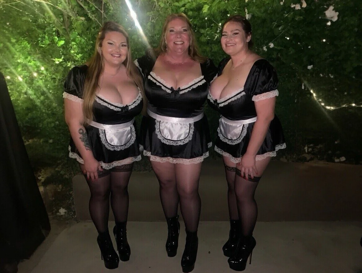 Let’s see how fast mommy and her 2 piggies can get comments likes and shares. These white trash pigs image 1
