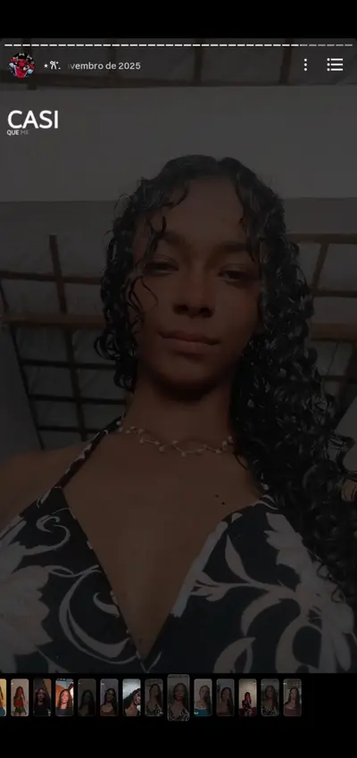Cacheadinha gozando na siririca cover image