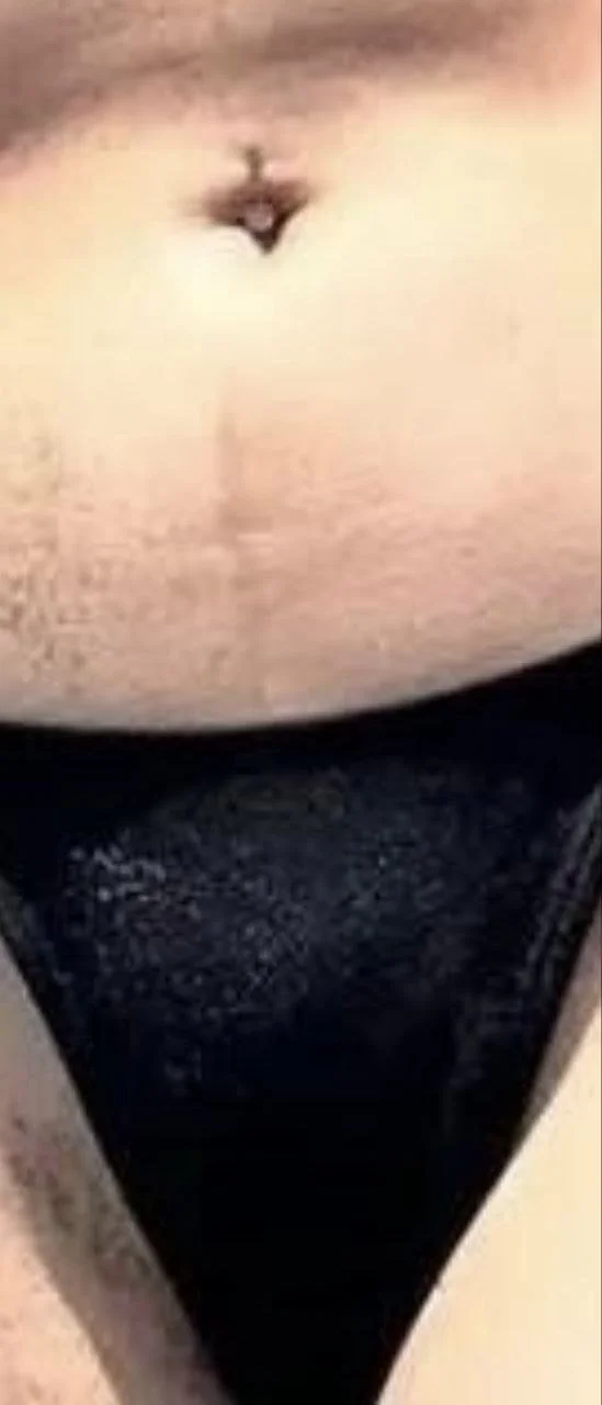 Puta Julieta le ha de apestar mucho su vagina. Quiero ser su cornudo y olersela hasta hacerme adicto image 2