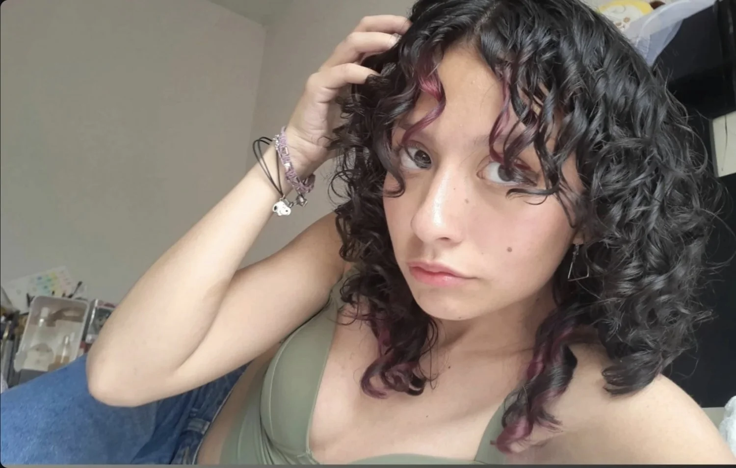 Puta Julieta le ha de apestar mucho su vagina. Quiero ser su cornudo y olersela hasta hacerme adicto image 24