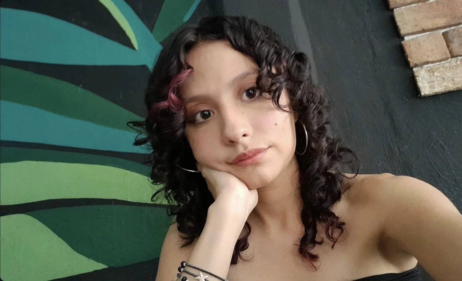 Puta Julieta le ha de apestar mucho su vagina. Quiero ser su cornudo y olersela hasta hacerme adicto image 29