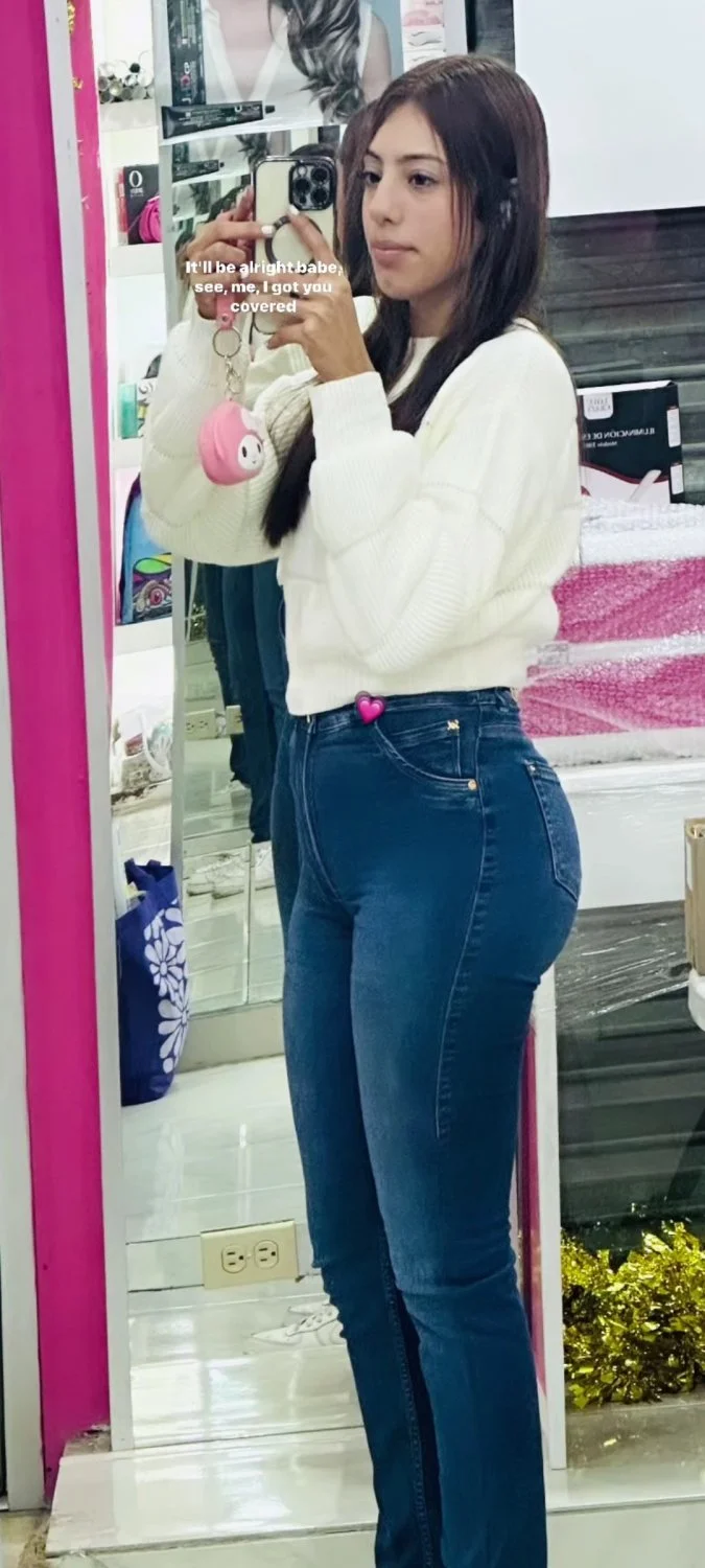 Hermosa girl flakita y putita zorrita y tiene cuerpo sexy image 9