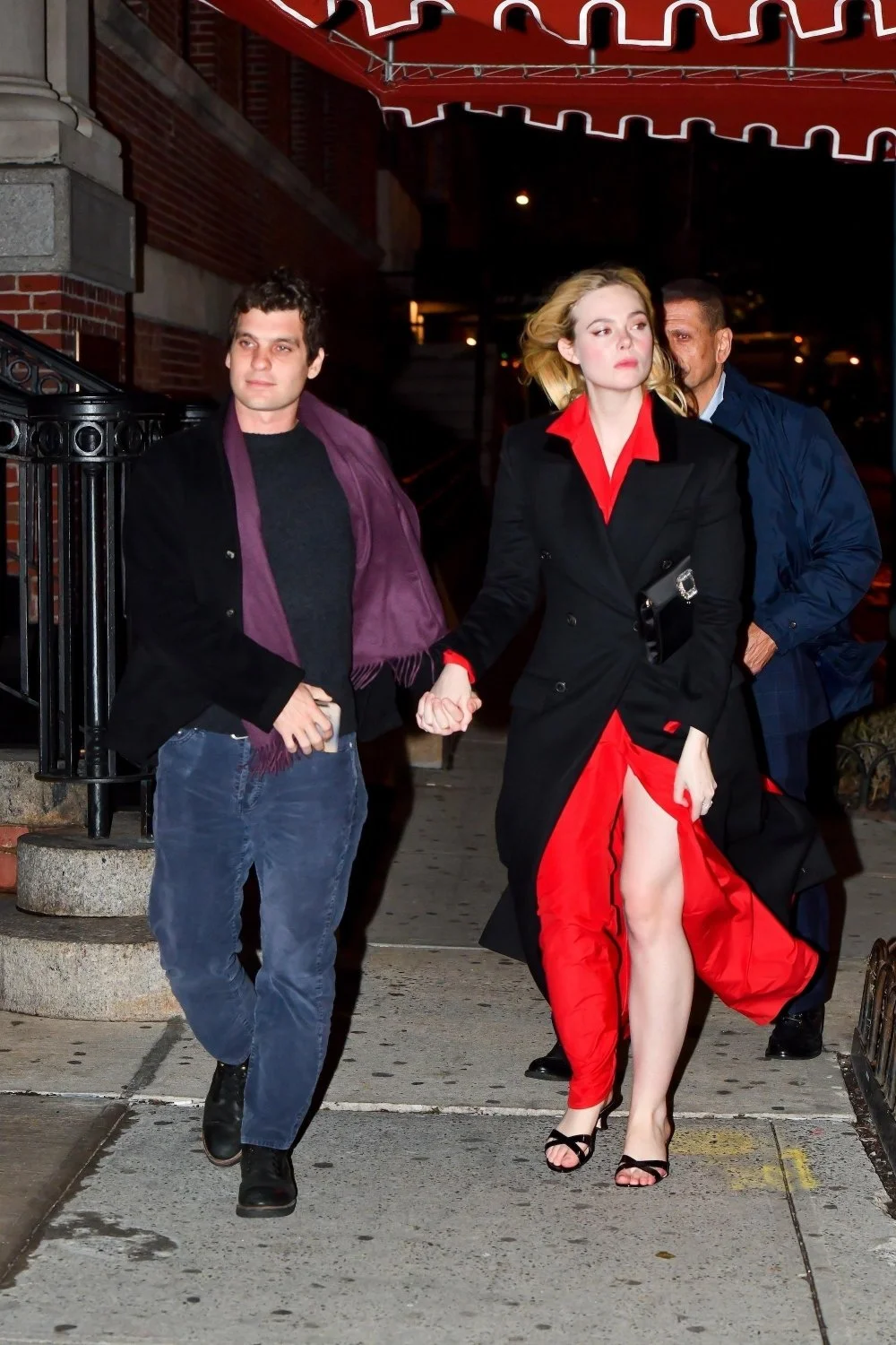Elle-Fanning-Feet-4387582 (3) image 34