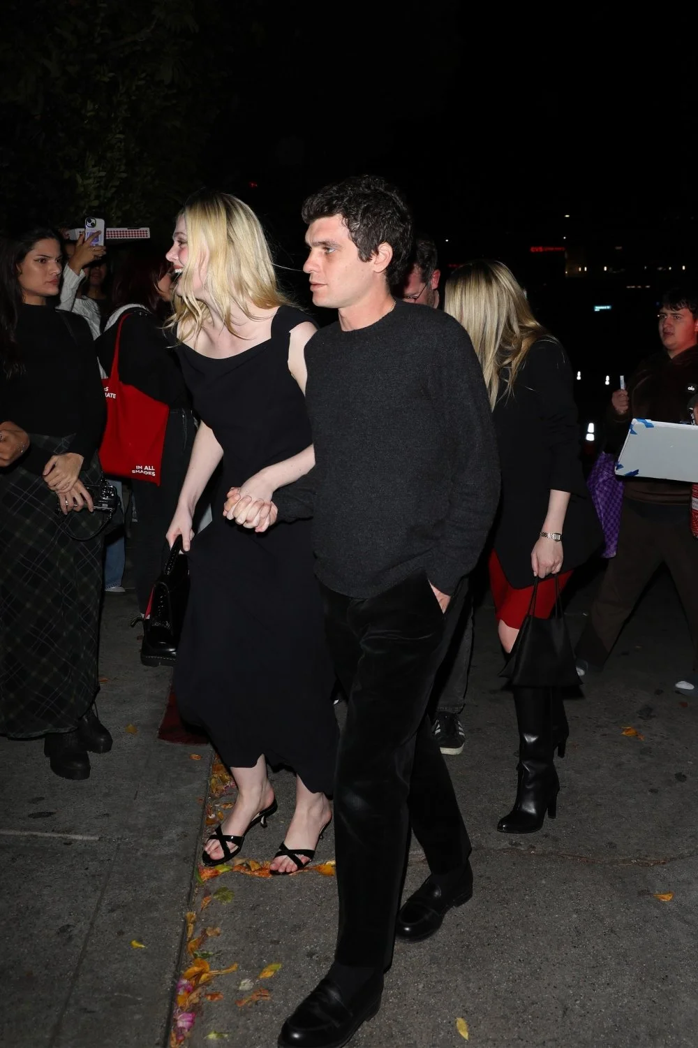 Elle-Fanning-Feet-4387582 (3) image 36