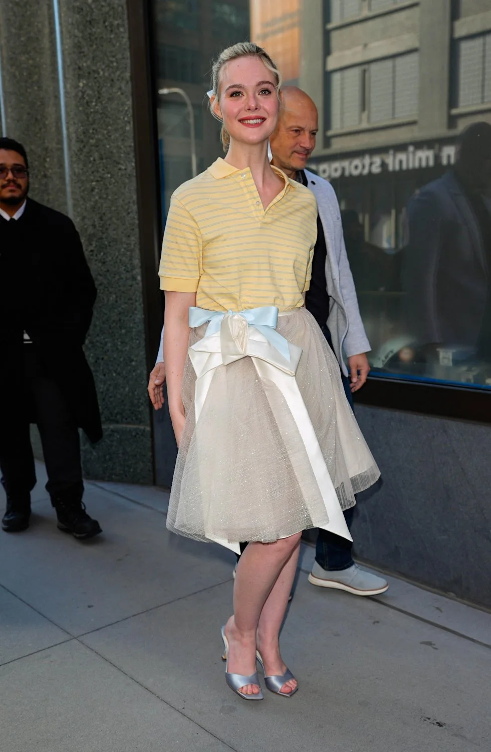 Elle-Fanning-Feet-4387582 (3) image 42