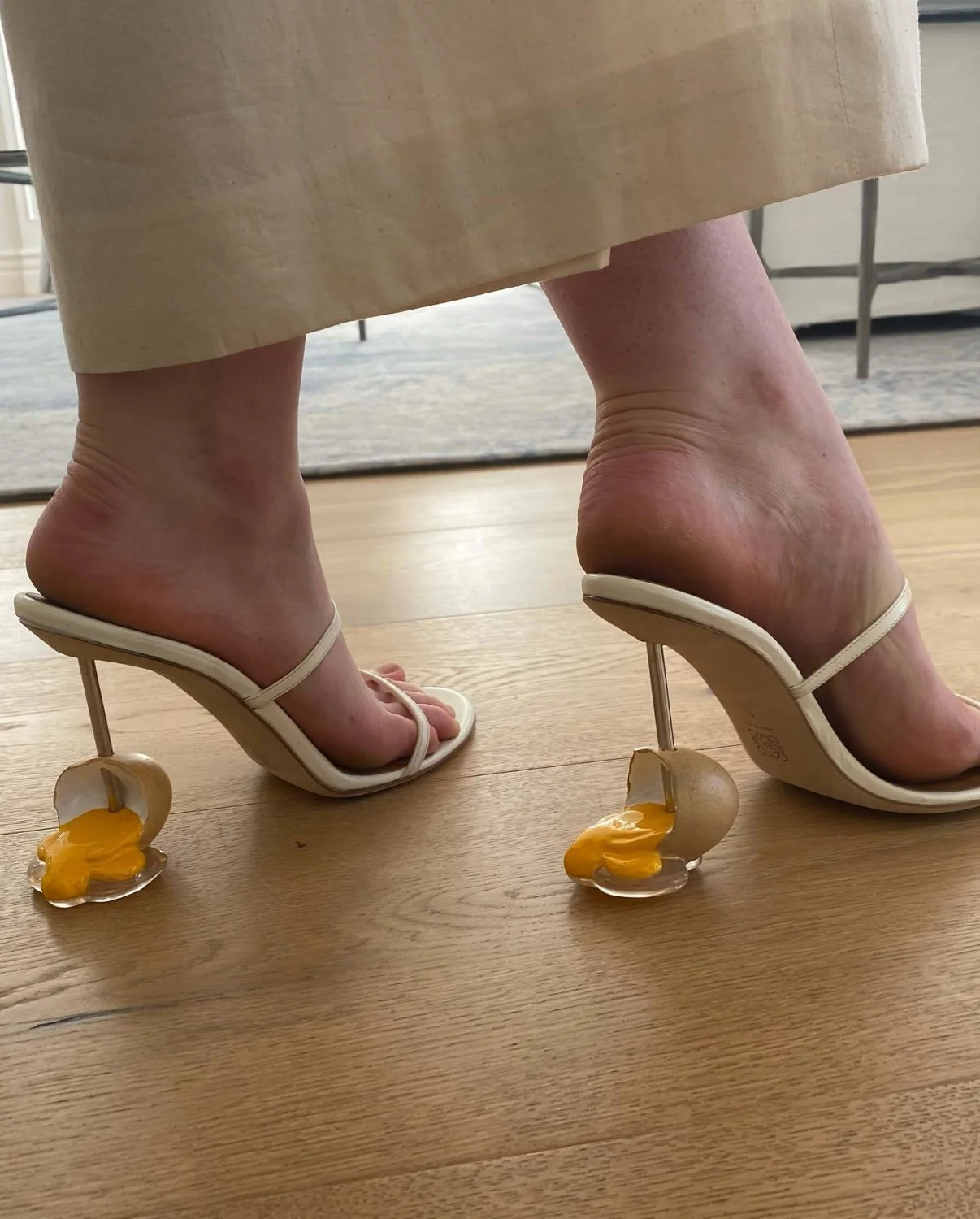 Elle-Fanning-Feet-4387582 (3) image 6