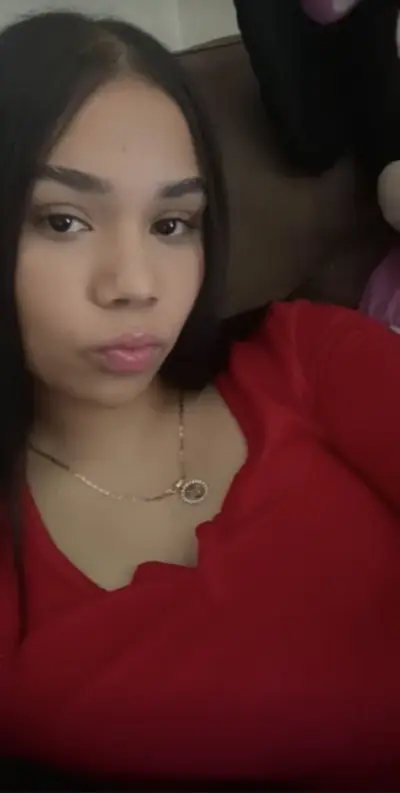 Mount Vernon WA Latina Jocelyn(joce)de Leon Nunez gets her cheesy patas cumed on by her drunk uncle cover image