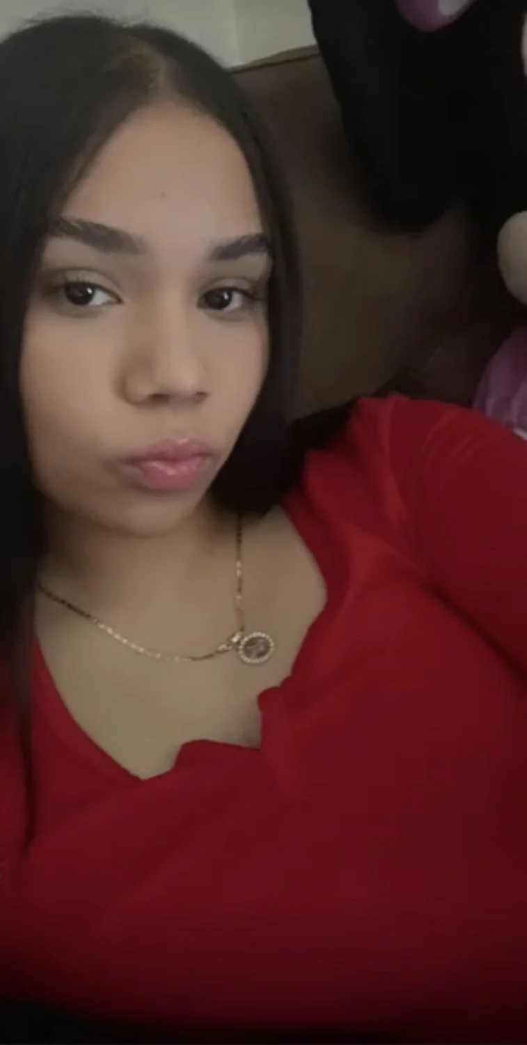 Mount Vernon WA Latina Jocelyn(joce)de Leon Nunez gets her cheesy patas cumed on by her drunk uncle main image