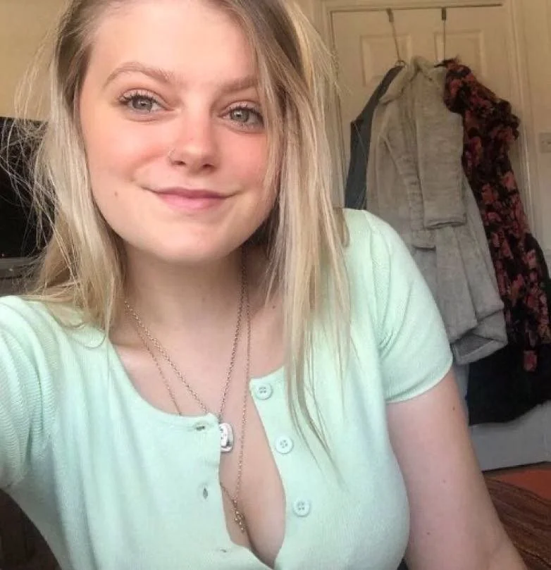 Stourport uni slut leaked. Let’s make her famous. Dm for info image 4