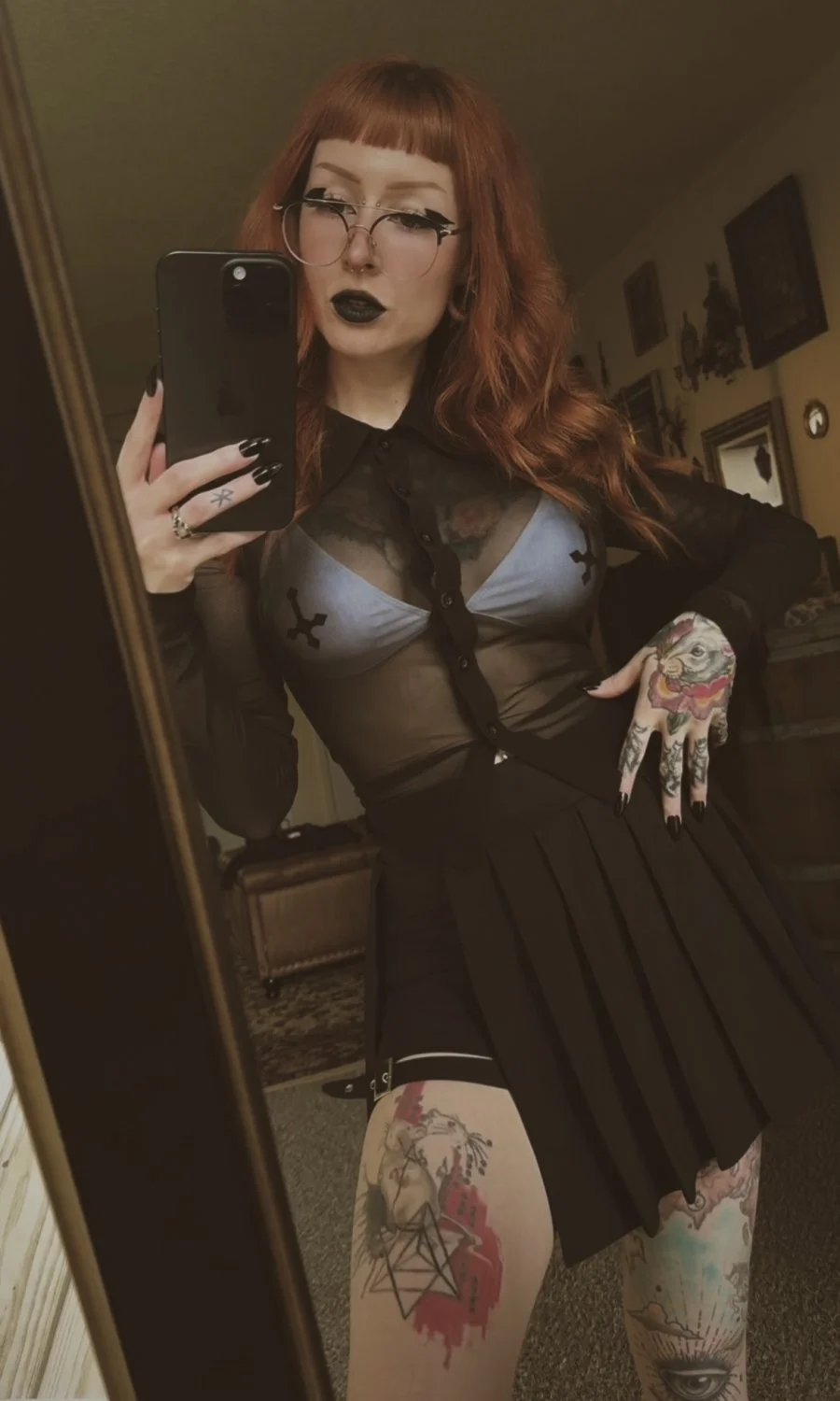 What's your favourite word to scream while you're being dominated image 2